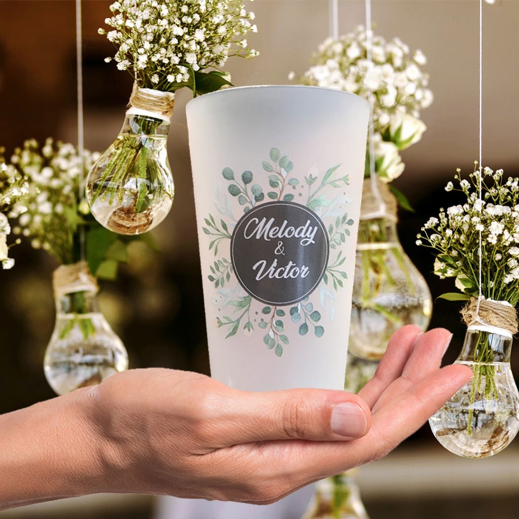 Gobelets réutilisables pour un anniversaire de mariage