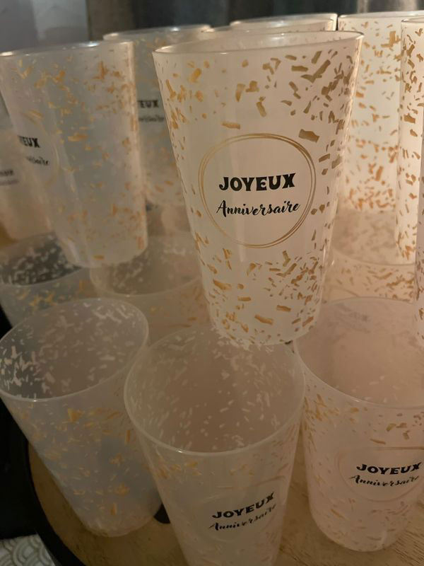 Gobelets personnalisés pour organiser votre anniversaire