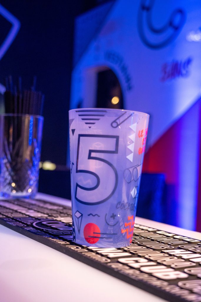 Gobelets personnalisés pour un anniversaire d'entreprise