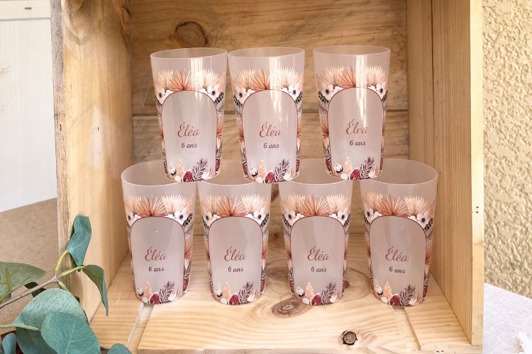 Gobelets personnalisés pour un anniversaire au printemps