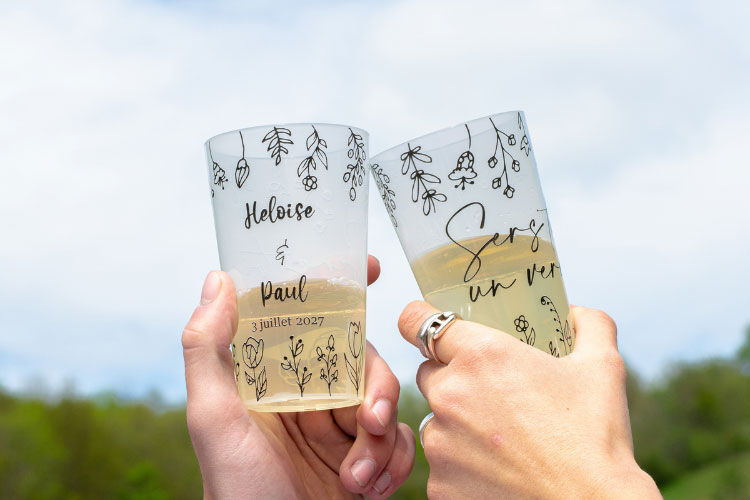 Gobelets réutilisables pour un mariage ecoresponsable